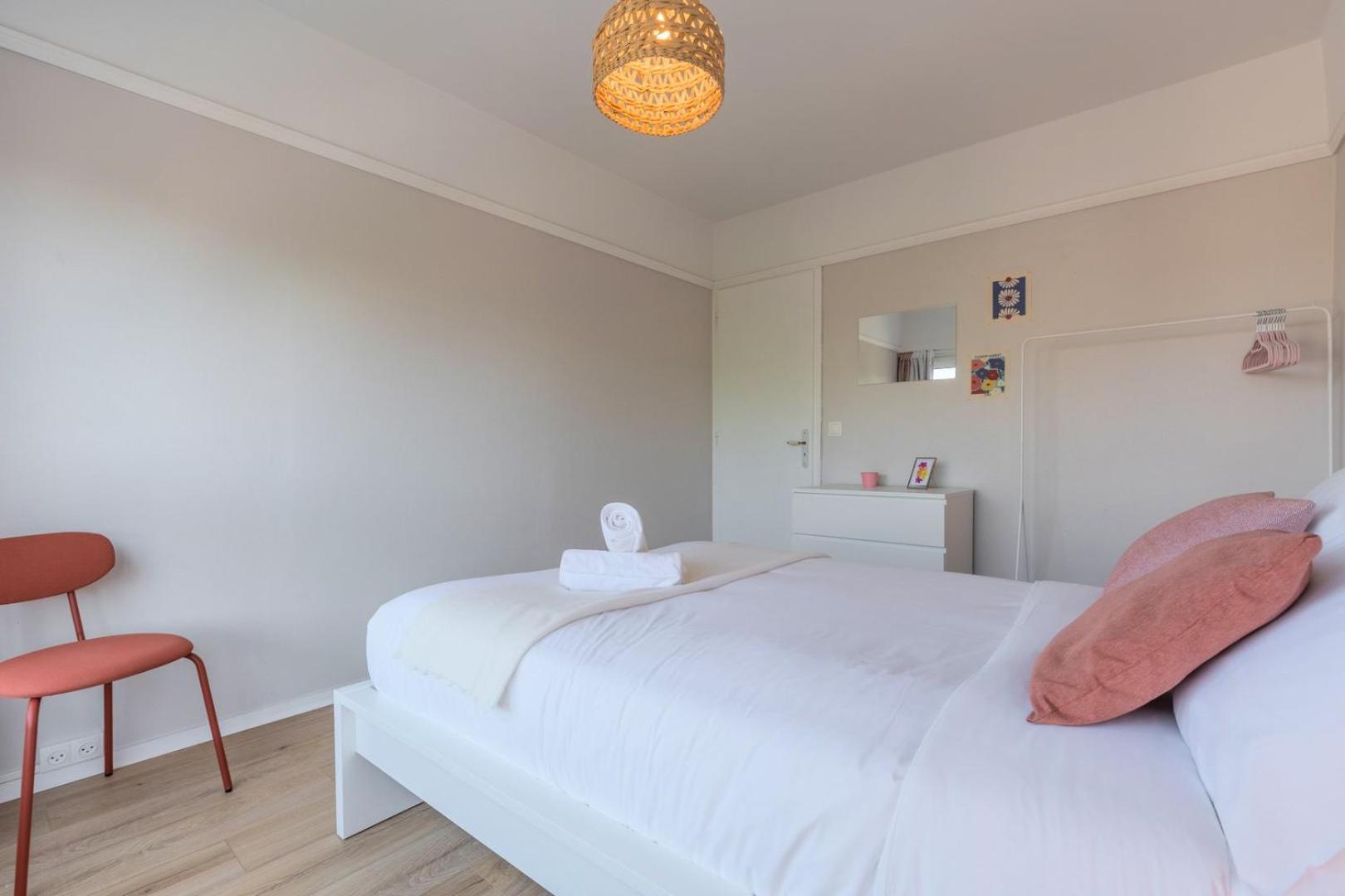 Spacious 3 Bedroom Apartment & Private Parking! Lambersart Εξωτερικό φωτογραφία